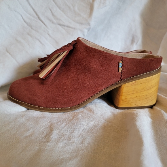 Maroon TOMS Heeled Suede Mules with Tassle Detail - Size 8.5 - Picture 2 of 6